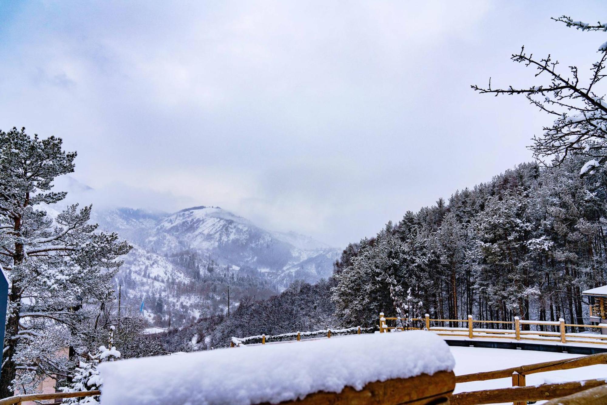 Qazaq Auyl Eco Hotel Almaty Bagian luar foto