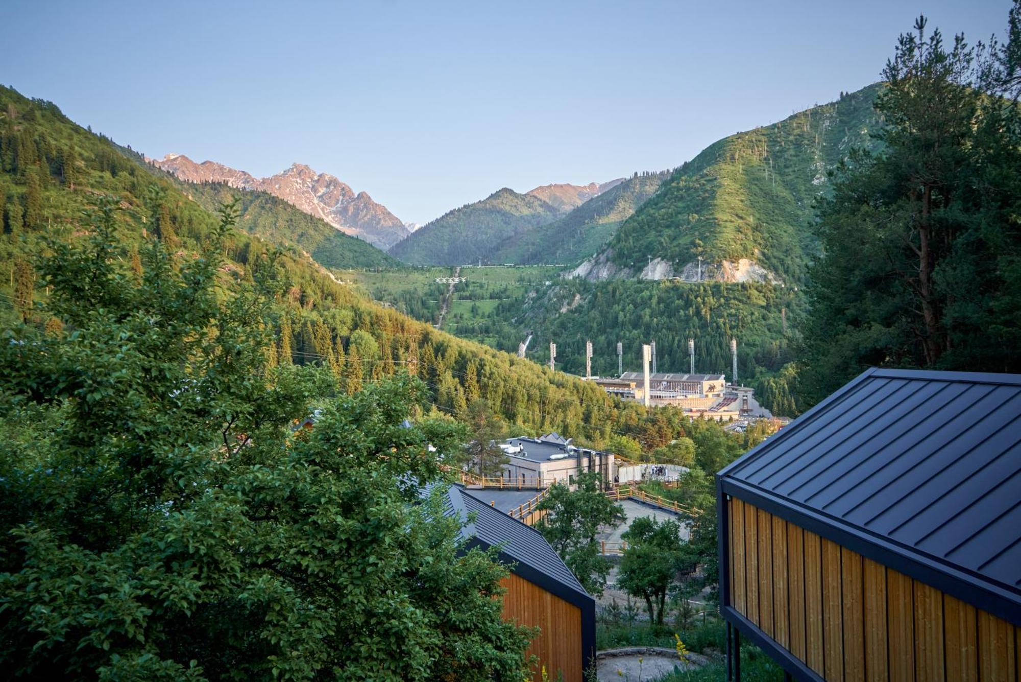 Qazaq Auyl Eco Hotel Almaty Bagian luar foto